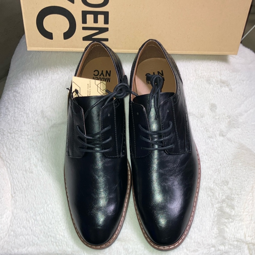 Black Oxford Dress Shoes with Smooth Leather and Classic Design - Picture 10 of 12